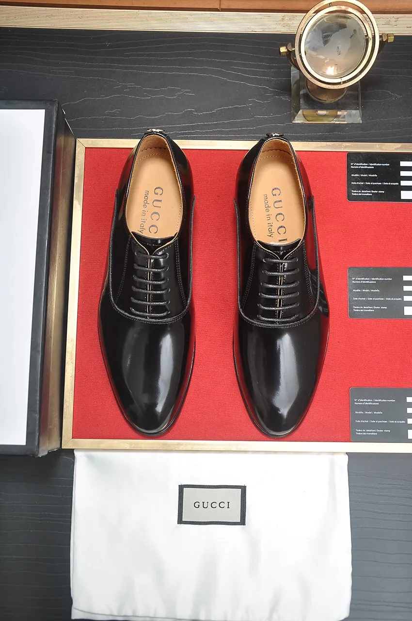 Men's shoes💰500💶Italy's top luxury men's shoe giant (GUCCI) (Gucci) (full cowhide lining) new arrival🍃Original European style🔰 Pleasant to the eye😍In order to make the shoes more durable and non-deformable🌀The production continues to follow traditional methods but there is still no lack of innovation💪Choose original sheepskin for the leather♻️ Smooth and natural And extra bright ⭐Made of imported cowhide, the first choice of rich people 38-45 (45 customized)